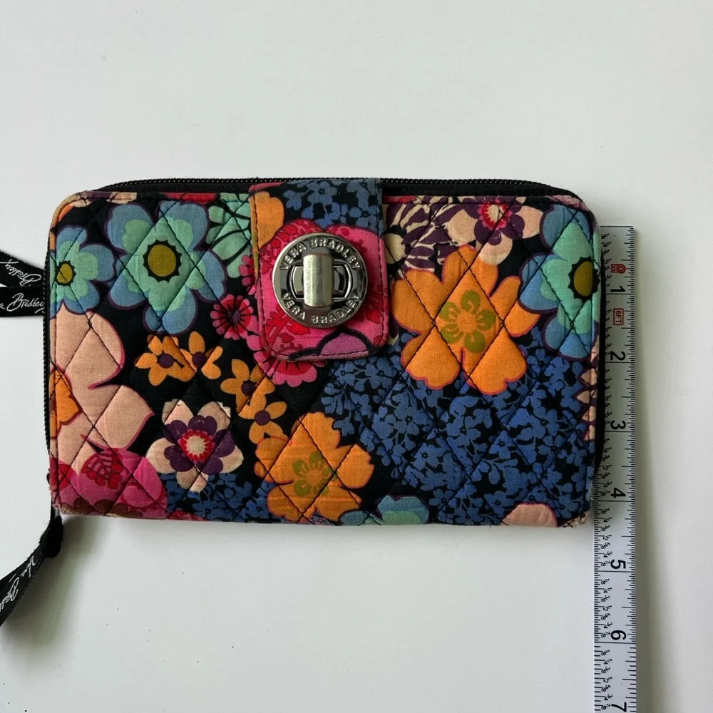 Vera Bradley Multicolor Floral Quilted Wallet - Picture 4 of 5
